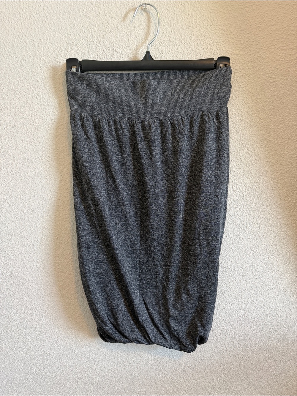 lululemon athletica Charcoal Knit Midi Bubble Hem Skirt